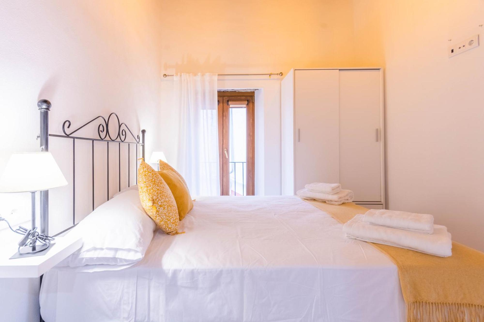 Apartamentos Miguel De Cervantes Centro Cordoba Luaran gambar